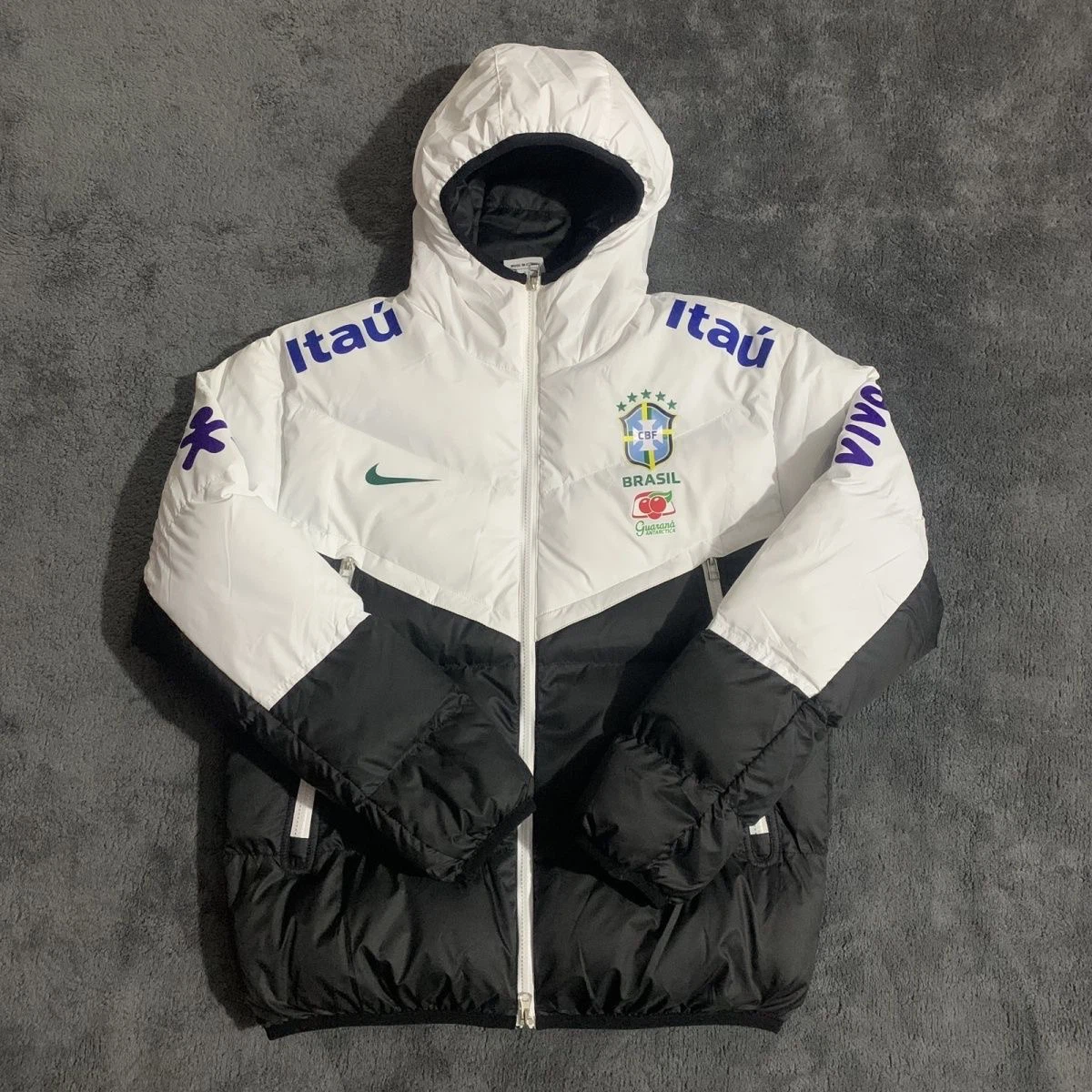 Brazil CBF Men Full‑Zip Padded Hooded Jacket Warm Winter Soccer Outerwear