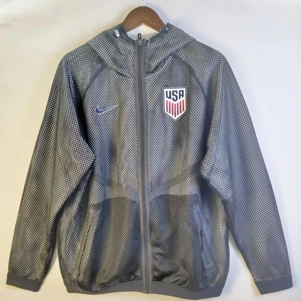 2026 National Team Mesh Hooded Windbreaker Jacket Full‑Zip Football Training Arrival Coat
